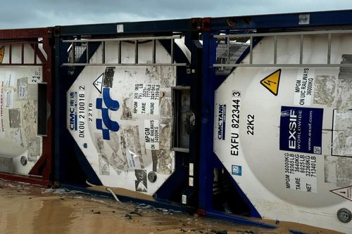 Bồn trôi dạt vào bờ biển Quảng Ngãi thuộc sở hữu của công ty Hàn Quốc
