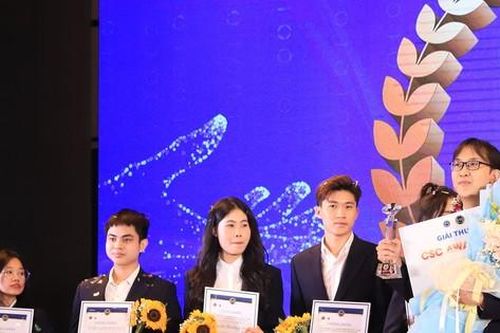 Sinh viên nhận giải thưởng tài năng ngành xây dựng trị giá 150 triệu đồng