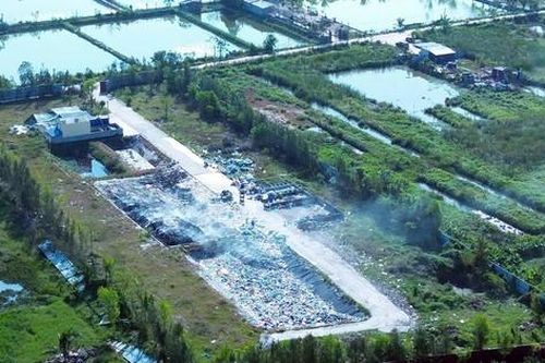 Hỏa diệm sơn rác phả khói độc, dân nghẹt thở, lãnh đạo xã nói gì?