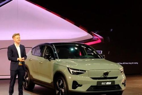 Loạt ô tô mới đổ bộ thị trường Việt trong tháng 11
