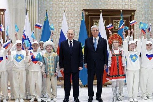 Tổng thống Nga Putin ghé thăm Kazakhstan nhằm mục đích gì?