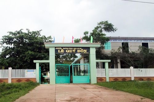 Kỷ luật cảnh cáo cô giáo chủ nhiệm đánh học sinh bầm tím 2 chân