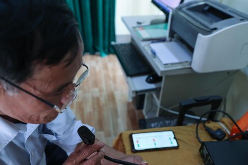 Đa dạng các hình thức giảm nghèo thông tin cho người dân