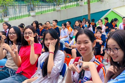 Trường học Hà Nội xây dựng văn hóa 'lời chào đi trước'