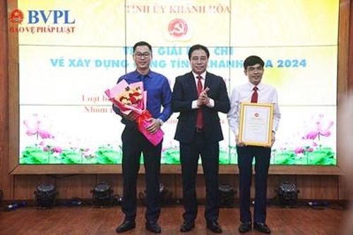 Trao giải báo chí về Xây dựng Đảng tỉnh Khánh Hòa lần thứ IV- 2024