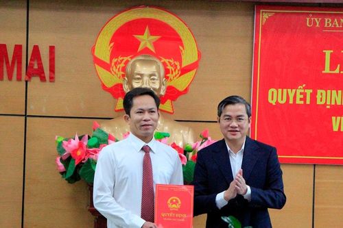 Đồng chí Bạch Hồng Sơn giữ chức Chánh Thanh tra thị xã Hoàng Mai