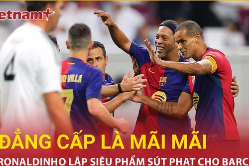 Ronaldinho sút phạt tuyệt đỉnh trong trận El Clasico khiến triệu fan trầm trồ