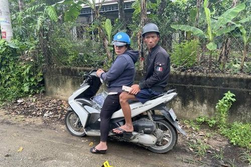 Huế: Bắt đôi nam nữ cướp giật điện thoại của người dân