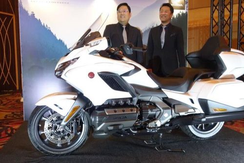 Triệu hồi hàng chục xe Honda phân khối lớn tại Việt Nam