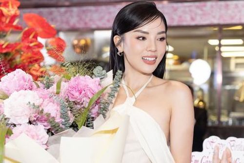 Clip Hoa hậu Kỳ Duyên ký giấy kết hôn và cái kết bất ngờ