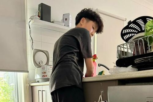 Con trai Ốc Thanh Vân gây ngỡ ngàng với diện mạo sau gần 1 năm ở Úc