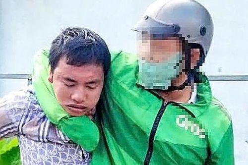 Bắt tạm giam thanh niên hiếp dâm, cướp vé số của bé gái