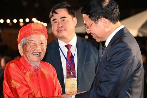 Tác giả 104 tuổi giành giải A Giải thưởng Sách Quốc gia 2024