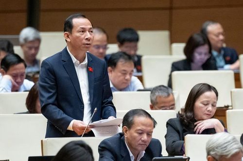 ĐBQH Võ Mạnh Sơn (Đoàn ĐBQH tỉnh Thanh Hóa) tham gia góp ý dự thảo Luật có liên quan đến việc quản lý doanh nghiệp của tổ chức Công đoàn