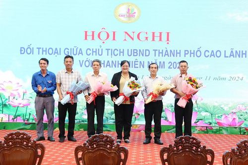 Lãnh đạo UBND TP Cao Lãnh đối thoại với đoàn viên, thanh niên