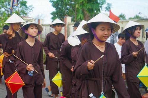 Giữ làng trong phố