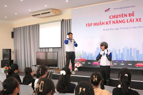 Trường Đại học Tôn Đức Thắng Phân hiệu Khánh Hòa: Tập huấn kỹ năng lái xe an toàn cho sinh viên