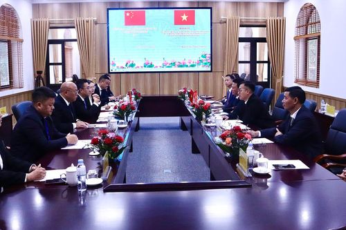 Hội đàm giữa huyện Mường Tè (Việt Nam) và huyện Lục Xuân (Trung Quốc)