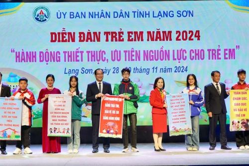 Lãnh đạo tỉnh dự diễn đàn trẻ em năm 2024