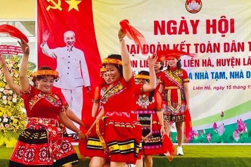 Khát vọng vươn lên ở Liên Hồ