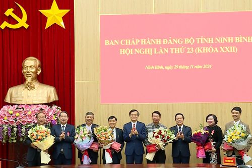 Tổ chức trao tặng các hình thức khen thưởng cấp Nhà nước