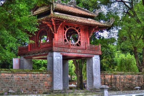 Trường đại học đầu tiên của Việt Nam do ai làm hiệu trưởng?
