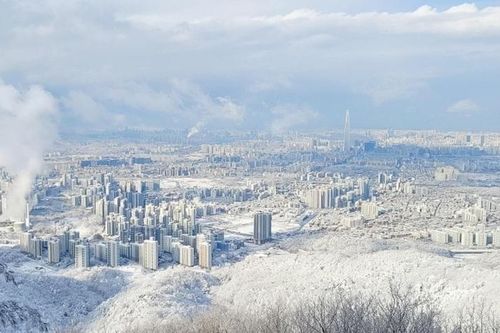 Trong phim cũng chưa từng thấy Seoul trăm năm có một thế này!