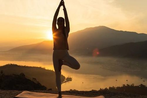Người mắc hội chứng tiết hormone kháng bài niệu không phù hợp nên tập luyện thế nào?