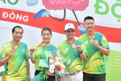 1.000 người đi bộ đồng hành nâng cao nhận thức cộng đồng về bệnh đột quỵ