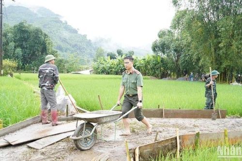Để cán bộ gần dân, trọng dân, vì dân