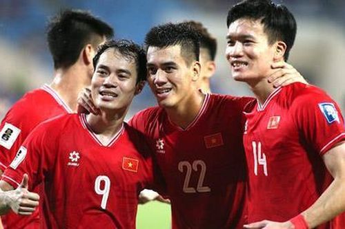 Bóng đá Việt Nam không đá vẫn thăng bậc