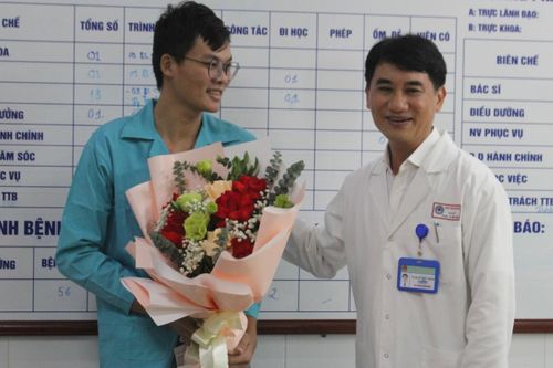 Giám đốc Bệnh viện Đà Nẵng chia sẻ chuyện cứu sống bệnh nhân đã ngừng tim do bị điện giật