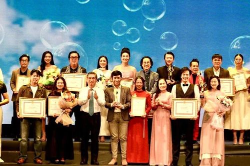 Liên hoan Sân khấu TPHCM lần 1 năm 2024: Trao 33 Huy chương Vàng cho vở kịch hay và diễn viên xuất sắc