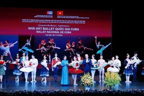 Vũ điệu ballet tôn vinh tình hữu nghị Việt Nam-Cuba