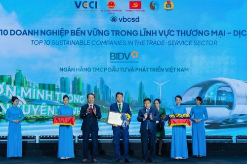 BIDV lần thứ 6 vào Top 10 Doanh nghiệp bền vững lĩnh vực thương mại - dịch vụ