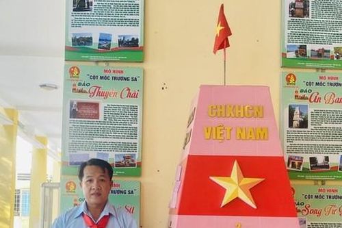 Thầy giáo 18 năm làm Tổng phụ trách Đội