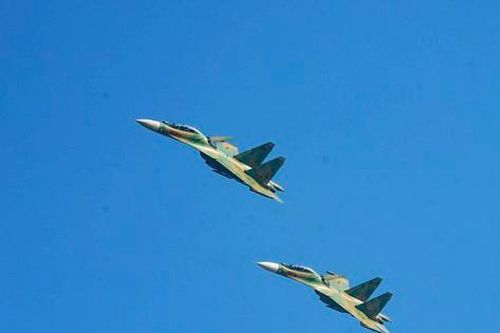Ngắm tiêm kích Su-30MK2 và trực thăng Mi trong ngày tổng duyệt Triển lãm Quốc phòng quốc tế Việt Nam 2024