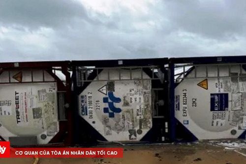 Xác định chủ nhân của 3 bồn kim loại trôi dạt vào bờ biển Quảng Ngãi