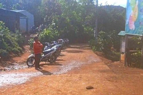 Đập bom bi nhặt được trên rừng, 1 người chết, 1 người nguy kịch
