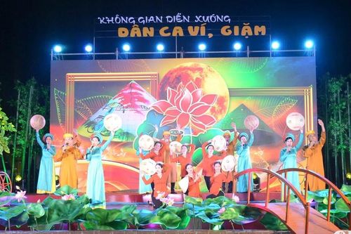 Sơ kết Không gian diễn xướng dân ca ví, giặm tại Quảng trường Hồ Chí Minh giai đoạn I
