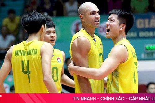 Bóng chuyền Hà Tĩnh đánh bại Long An