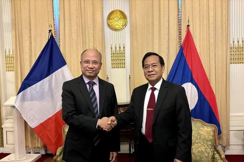 Đại sứ quán Việt Nam tại Pháp chúc mừng Quốc khánh Lào