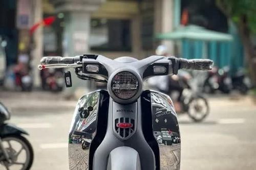 Honda Super Cub C125 phiên bản đặc biệt có giá cao hơn một chiếc SH 350i mới tại Việt Nam