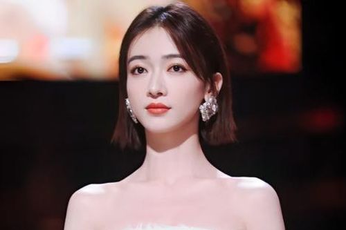 Cuộc sống bế tắc của Ngô Cẩn Ngôn: Bầu bí vẫn phải kiếm tiền nuôi chồng, bị nhà chồng quản thúc