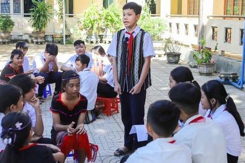 Quảng Ngãi: Câu lạc bộ 'Thủ lĩnh của sự thay đổi' giúp học sinh miền núi tự tin hơn