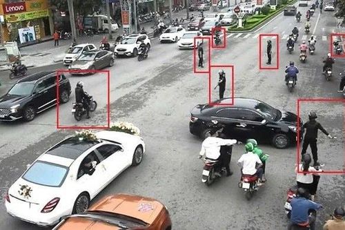 Tạm giữ nhóm vệ sĩ dẹp đường cho xe đám cưới