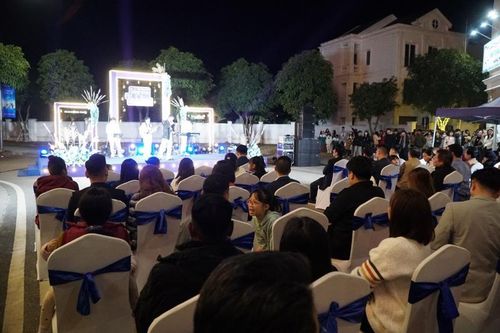 'Kết nối vị thế - Sống trọn tinh hoa' - Đêm nhạc tri ân khách hàng tại Melinh PLAZA Yên Bái