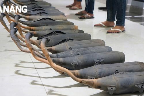 Bắt nhóm thanh, thiếu niên thực hiện 13 vụ trộm ống pô xe máy