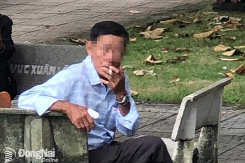 Khó xử phạt tình trạng hút thuốc trong cơ sở y tế