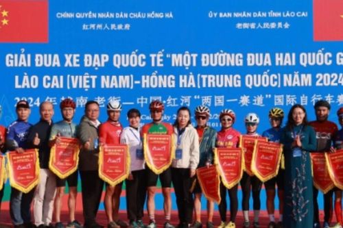 Khai mạc Giải đua xe đạp quốc tế 'Một đường đua - hai quốc gia' năm 2024